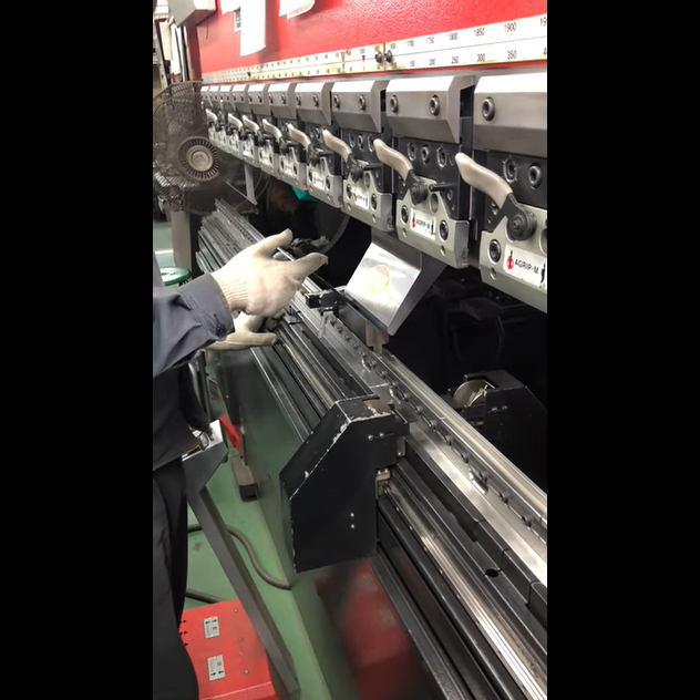 ベンダー130t［AMADA HD1303NT］動画